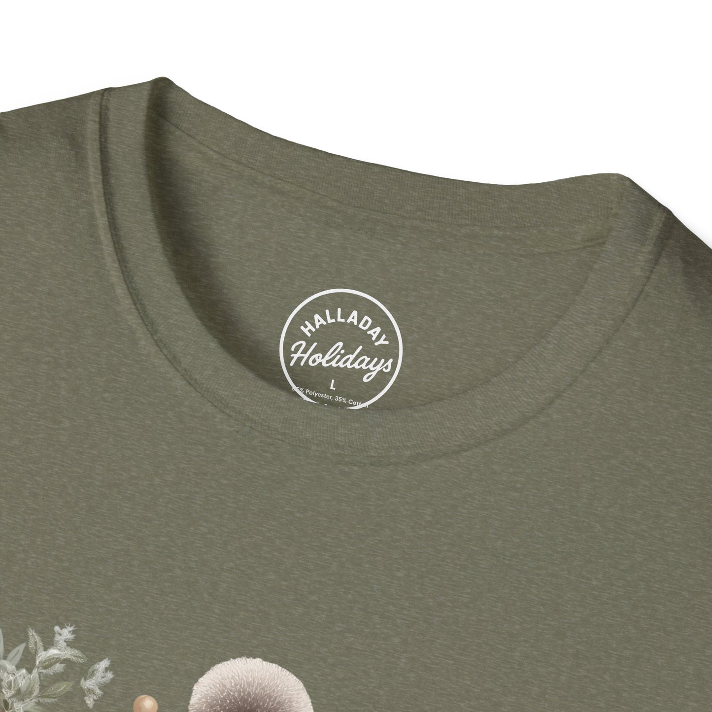 Highland Cow Holiday T-Shirt, Cute Christmas Tee, Festive Cow Shirt, Funny Winter Top, Gift for Animal Lovers