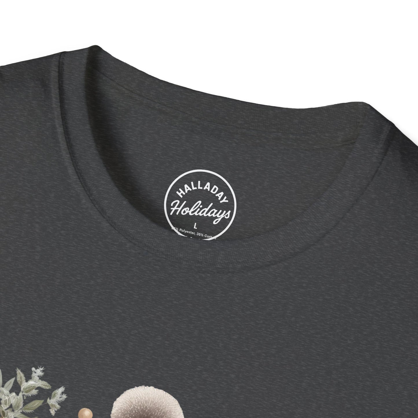 Highland Cow Holiday T-Shirt, Cute Christmas Tee, Festive Cow Shirt, Funny Winter Top, Gift for Animal Lovers