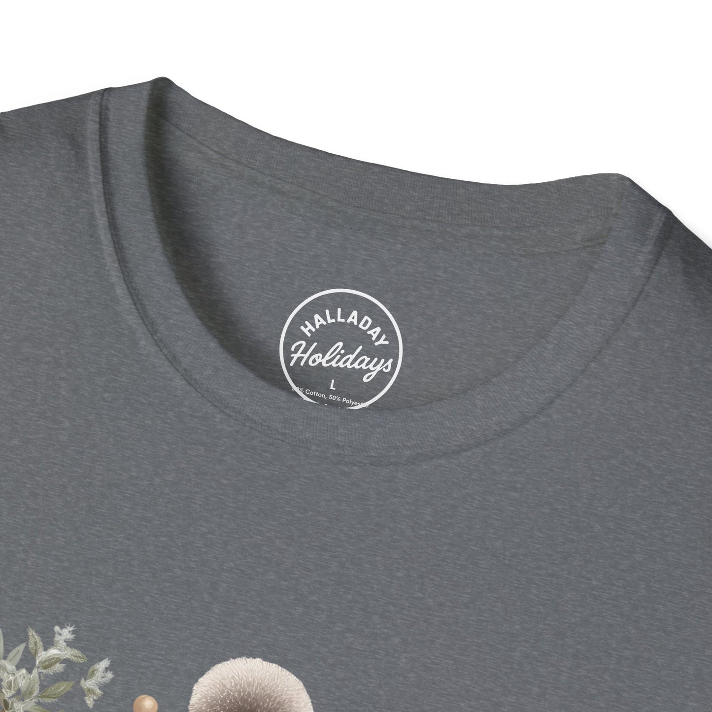 Highland Cow Holiday T-Shirt, Cute Christmas Tee, Festive Cow Shirt, Funny Winter Top, Gift for Animal Lovers