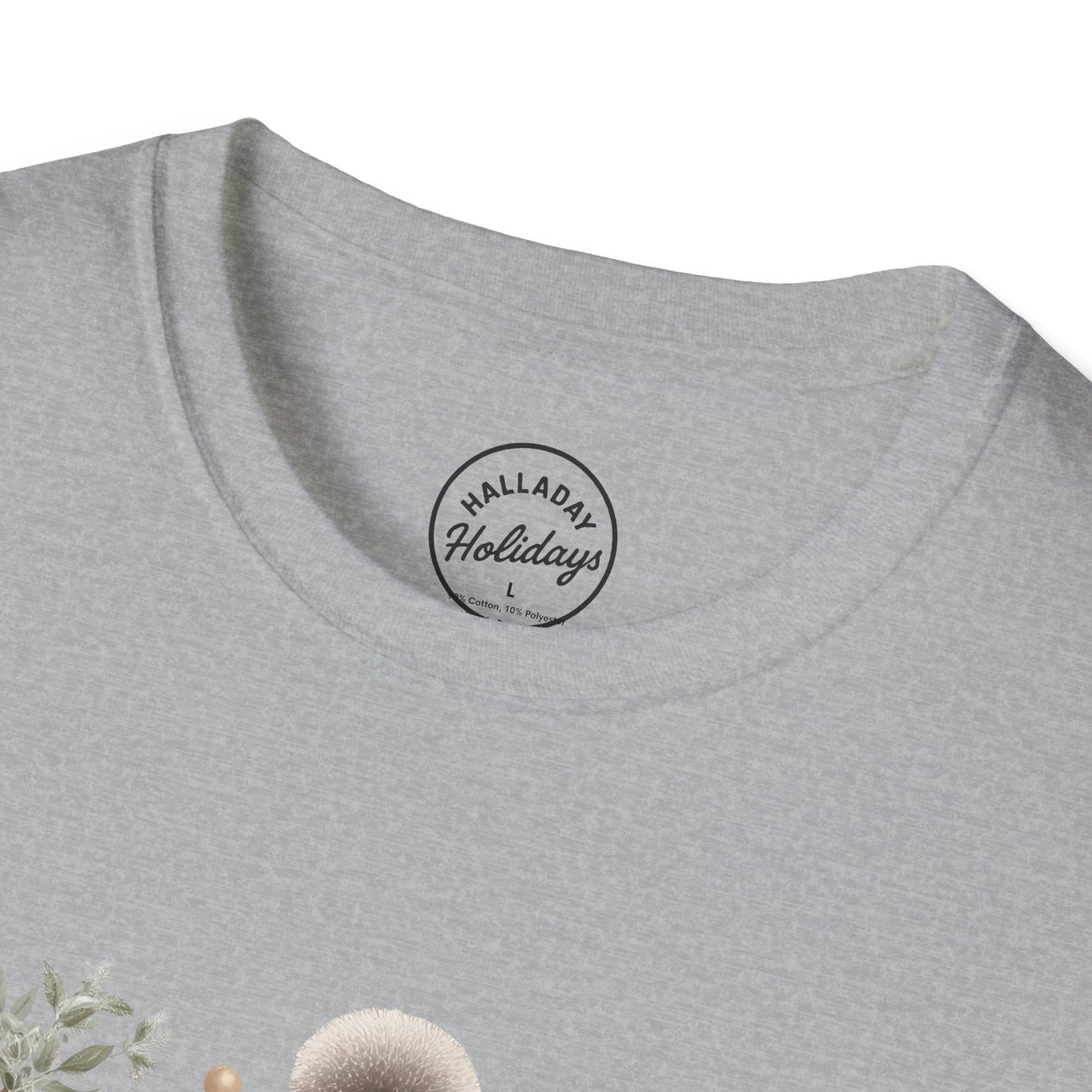 Highland Cow Holiday T-Shirt, Cute Christmas Tee, Festive Cow Shirt, Funny Winter Top, Gift for Animal Lovers