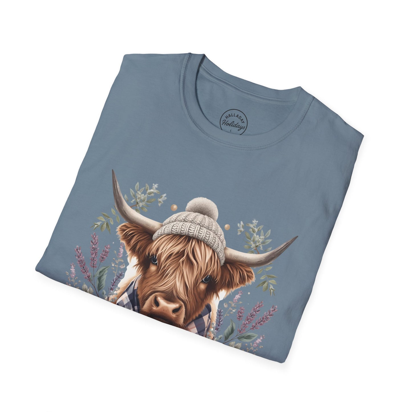 Highland Cow Holiday T-Shirt, Cute Christmas Tee, Festive Cow Shirt, Funny Winter Top, Gift for Animal Lovers
