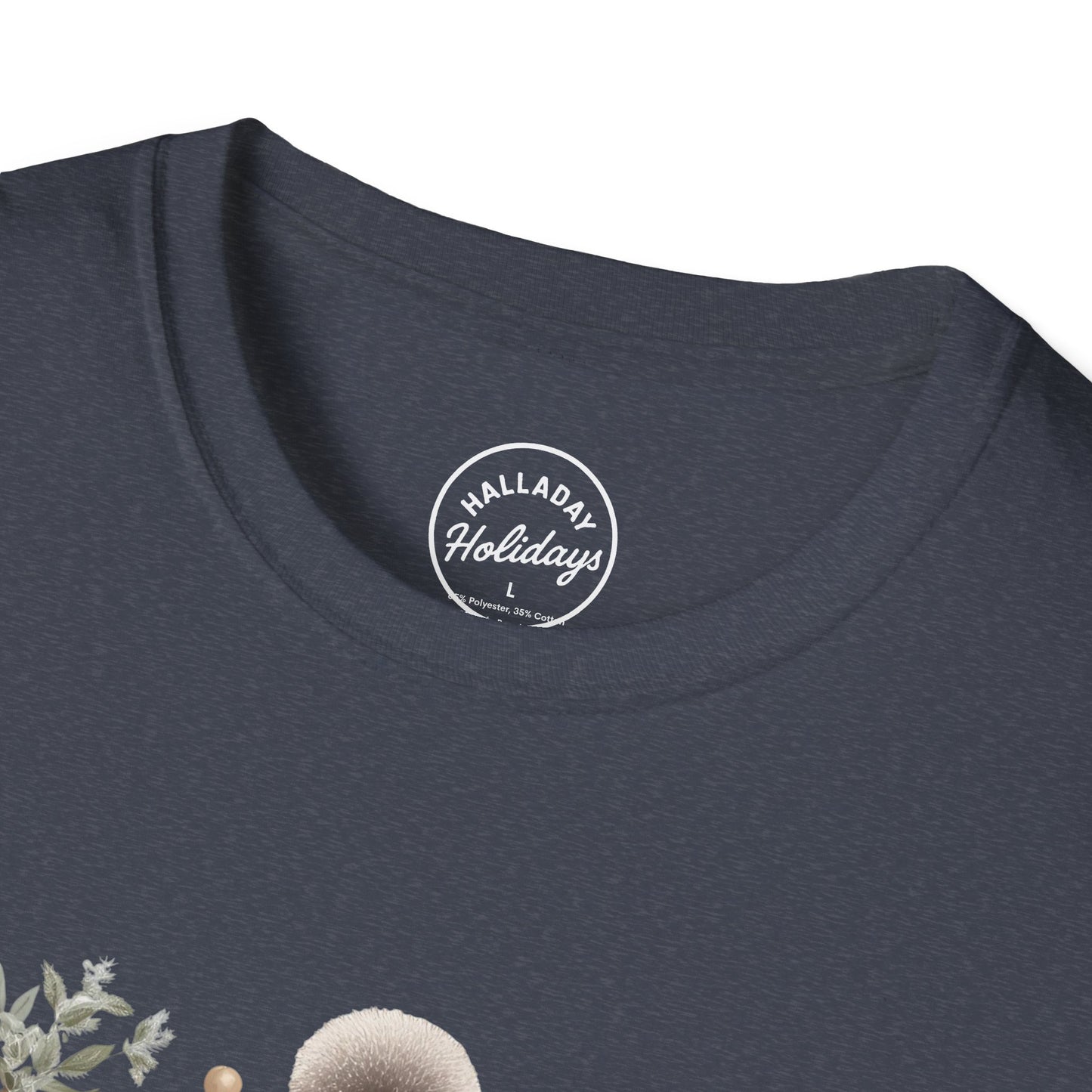 Highland Cow Holiday T-Shirt, Cute Christmas Tee, Festive Cow Shirt, Funny Winter Top, Gift for Animal Lovers